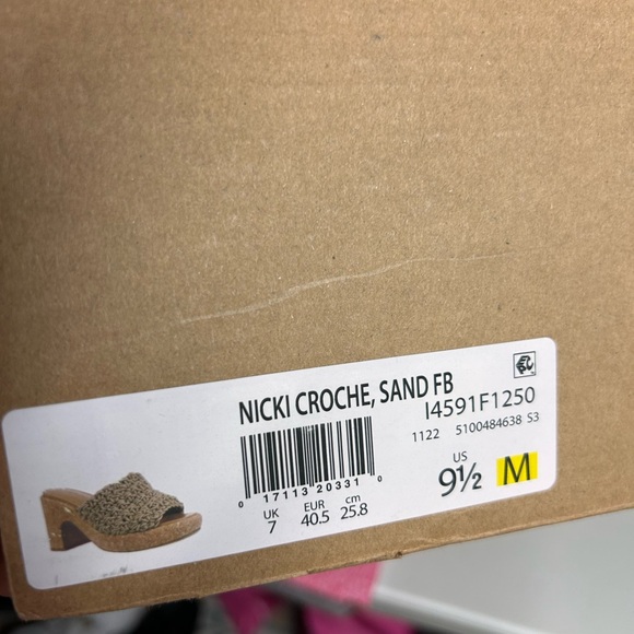 Vince Women's Woven Tan Wedges - Picture 3 of 3